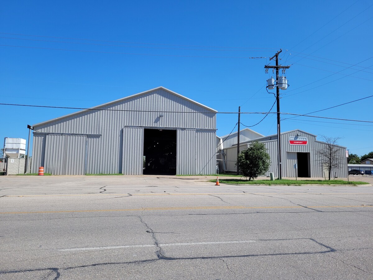 2750 E Main St, Grand Prairie, TX 75050