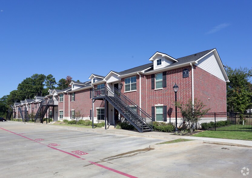 113 Magnolia Ln, Longview, TX for sale - Primary Photo - Image 1 of 1