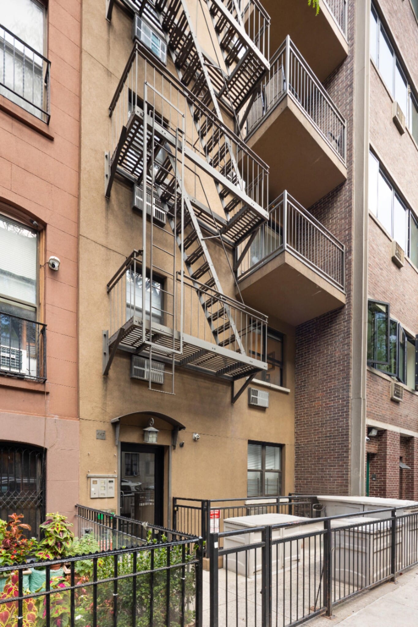 447 W 47th St, New York, NY for sale Building Photo- Image 1 of 9