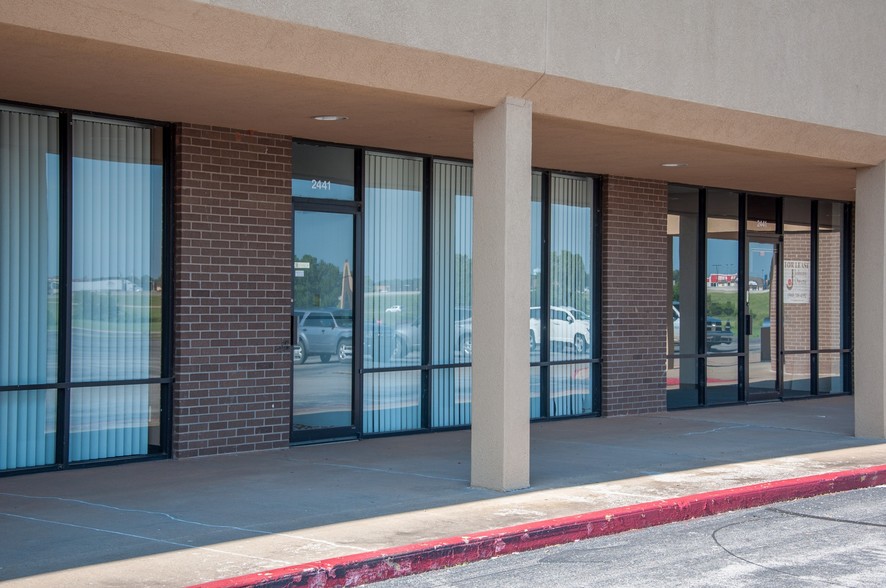 2221-2555 Ponderosa Dr, Chickasha, OK for lease - Building Photo - Image 3 of 13