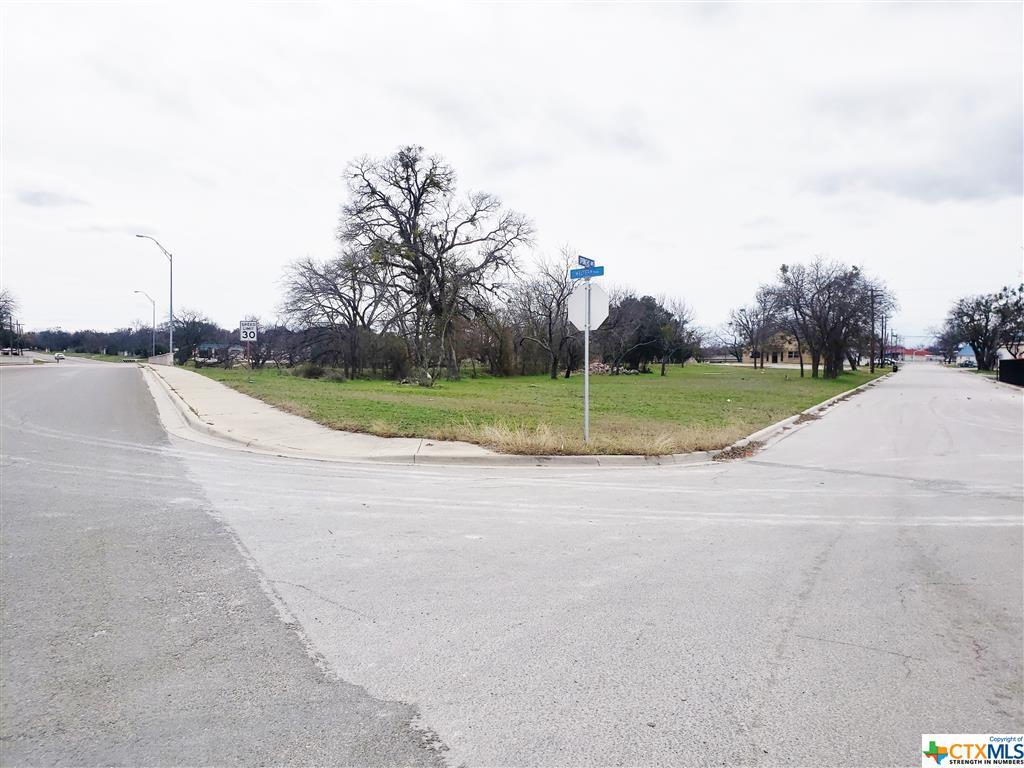 306 E South St, Lampasas, TX for sale Primary Photo- Image 1 of 1