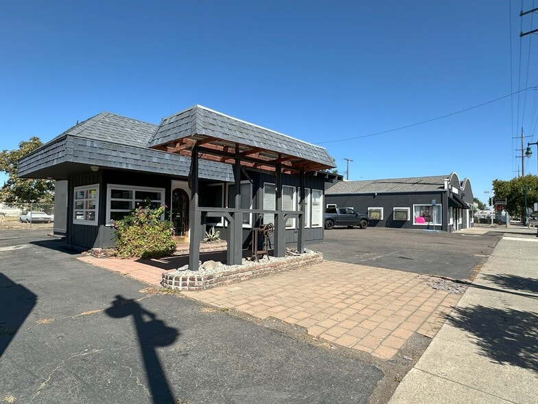 1 N Cherokee Ln & 543 E Pine St, Lodi, CA for sale - Building Photo - Image 3 of 7