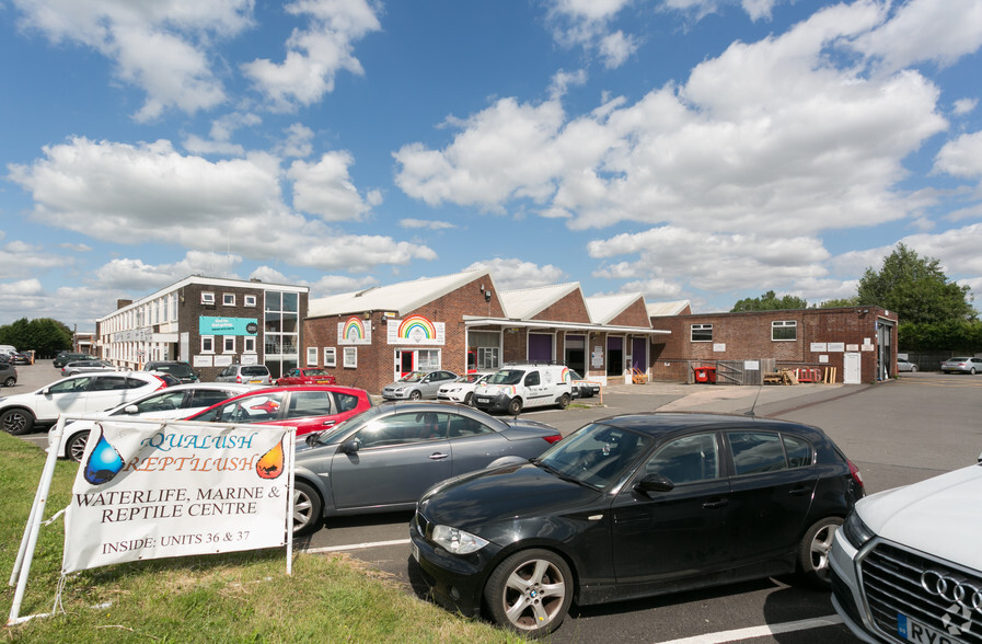 Cheney Manor Industrial Estate, Swindon for lease - Primary Photo - Image 3 of 9