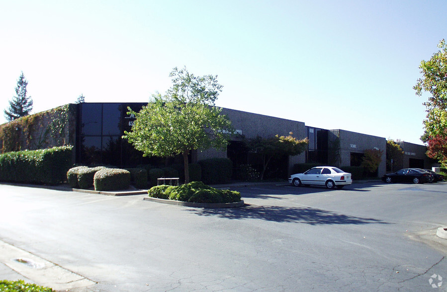 658 Commerce Dr, Roseville, CA for lease - Building Photo - Image 3 of 5