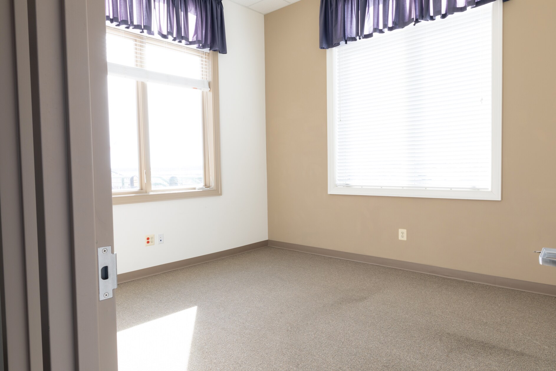 3212 Main St, Grasonville, MD 21638 Wells Cove Office Condos & Marina