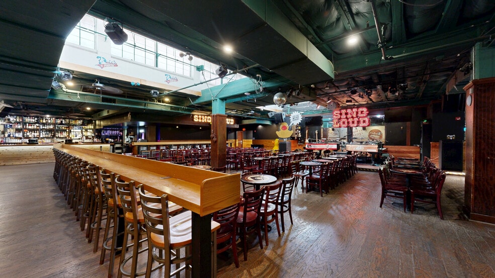 611 Houston St, Fort Worth, TX for sale - Matterport 3D Scan - Image 3 of 24