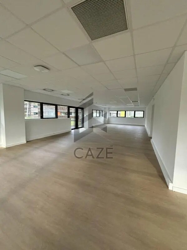 Office in Mérignac for lease Interior Photo- Image 1 of 5