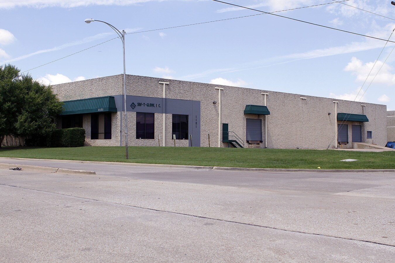 1121 Fountain Pky, Grand Prairie, TX 75050