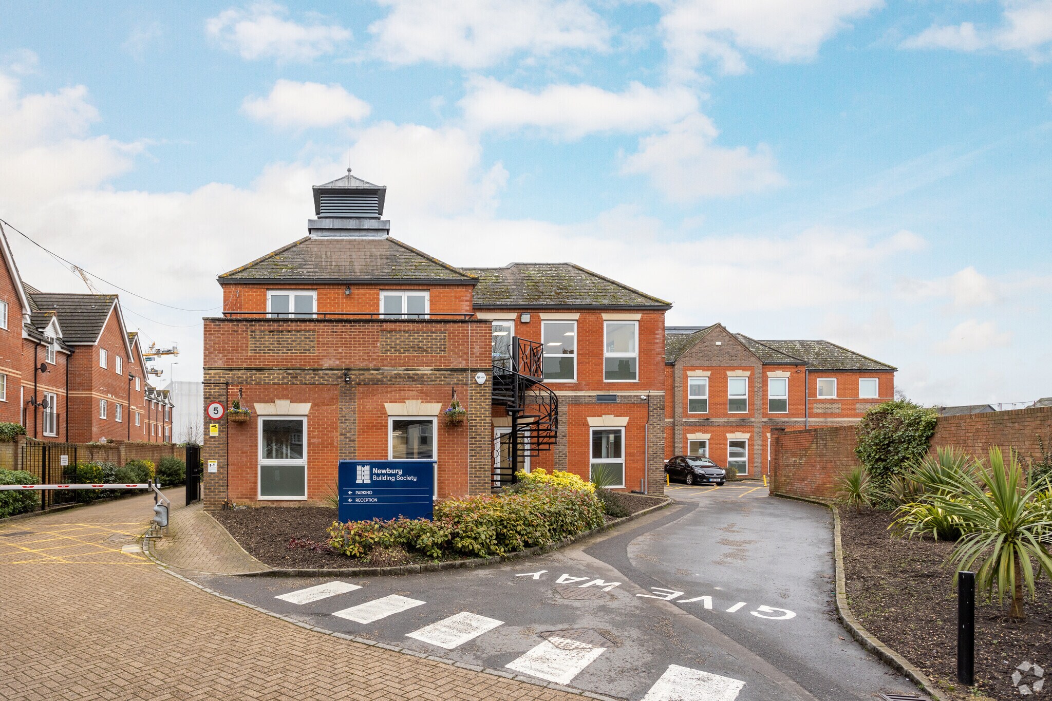 90 Bartholomew St, Newbury for sale Building Photo- Image 1 of 1