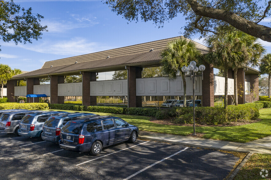 2807 W Busch Blvd, Tampa, FL for lease - Building Photo - Image 2 of 12