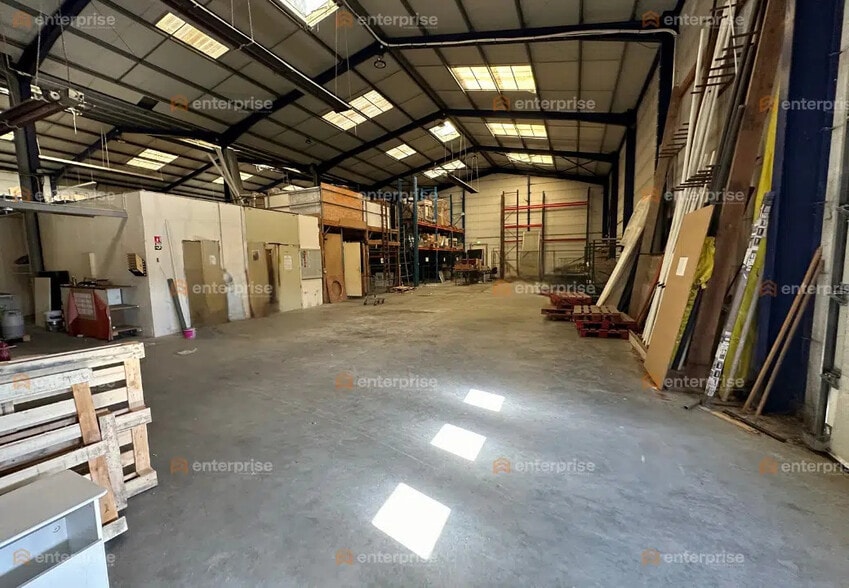 Flex in Avelin for sale - Interior Photo - Image 2 of 10