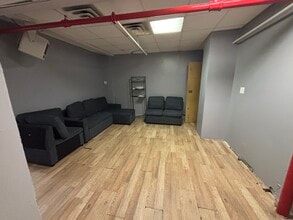 3210 37th Ave, Long Island City, NY for lease Interior Photo- Image 2 of 6