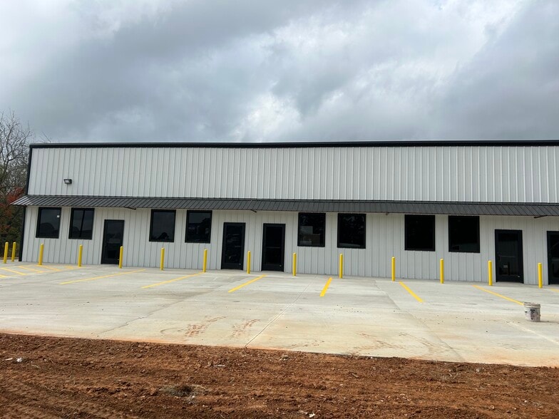 201 N County Rd, Alvarado, TX for lease - Building Photo - Image 1 of 3