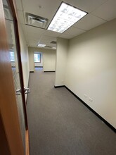 552 S Washington St, Naperville, IL for lease Interior Photo- Image 2 of 4