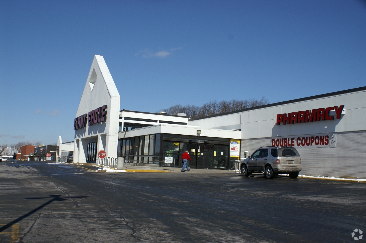 1425-scalp-ave-johnstown-pa-15904-university-park-shopping-center-loopnet