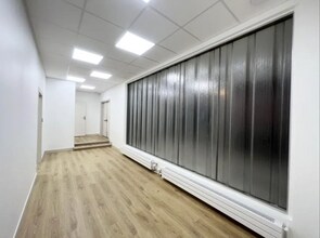 57 Rue De La Convention, Paris for lease Interior Photo- Image 2 of 5