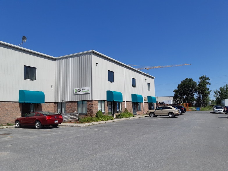 626 Cataraqui Woods Dr, Kingston, ON K7P 1T8