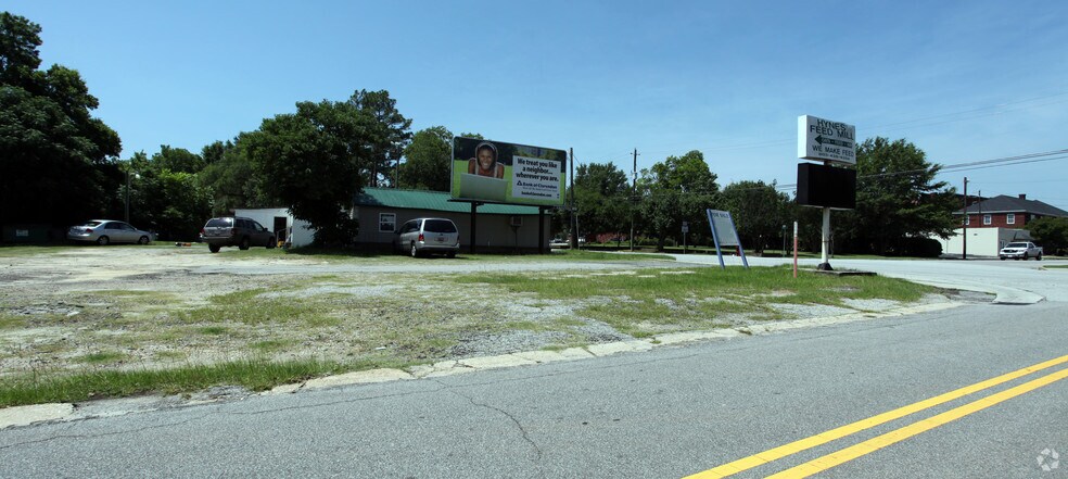 106 Dinkins St, Manning, SC for sale - Primary Photo - Image 1 of 1