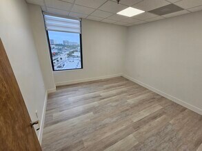 12550 Biscayne Blvd, North Miami, FL for lease Interior Photo- Image 1 of 4