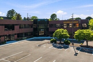 More details for 601-611 N Barker Rd, Brookfield, WI - Office for Lease
