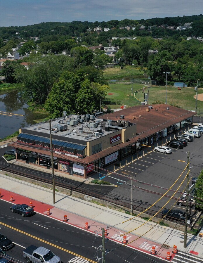 1919 Hylan Blvd, Staten Island, NY 10305