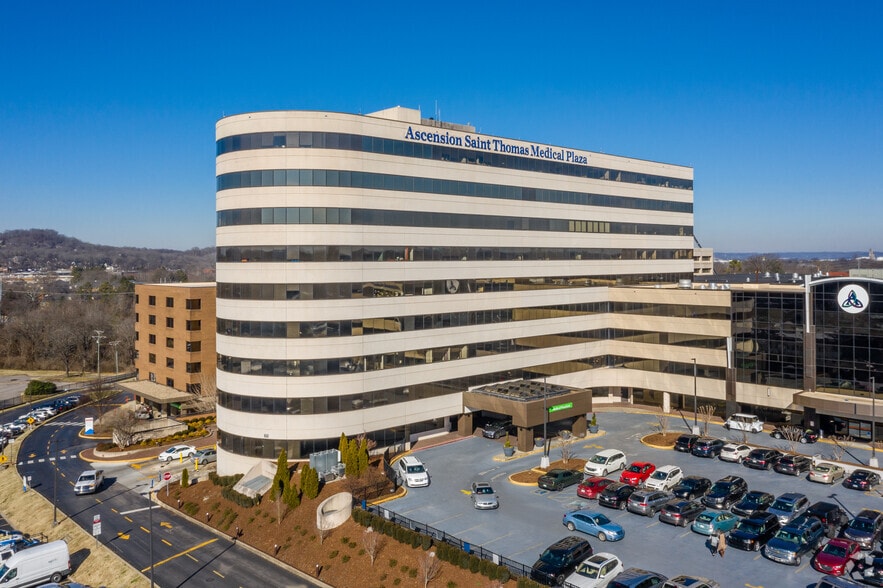 4230 Harding Rd, Nashville, TN 37205 St. Thomas Plaza