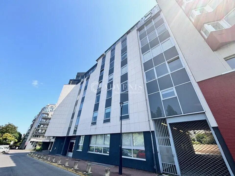 Office in Joinville-le-Pont for lease Building Photo- Image 1 of 7