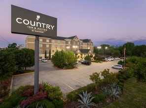 1560 S Interstate 35, San Marcos, TX 78666 | LoopNet