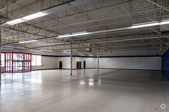 33459 Vine St, Eastlake, OH for lease Interior Photo- Image 2 of 14