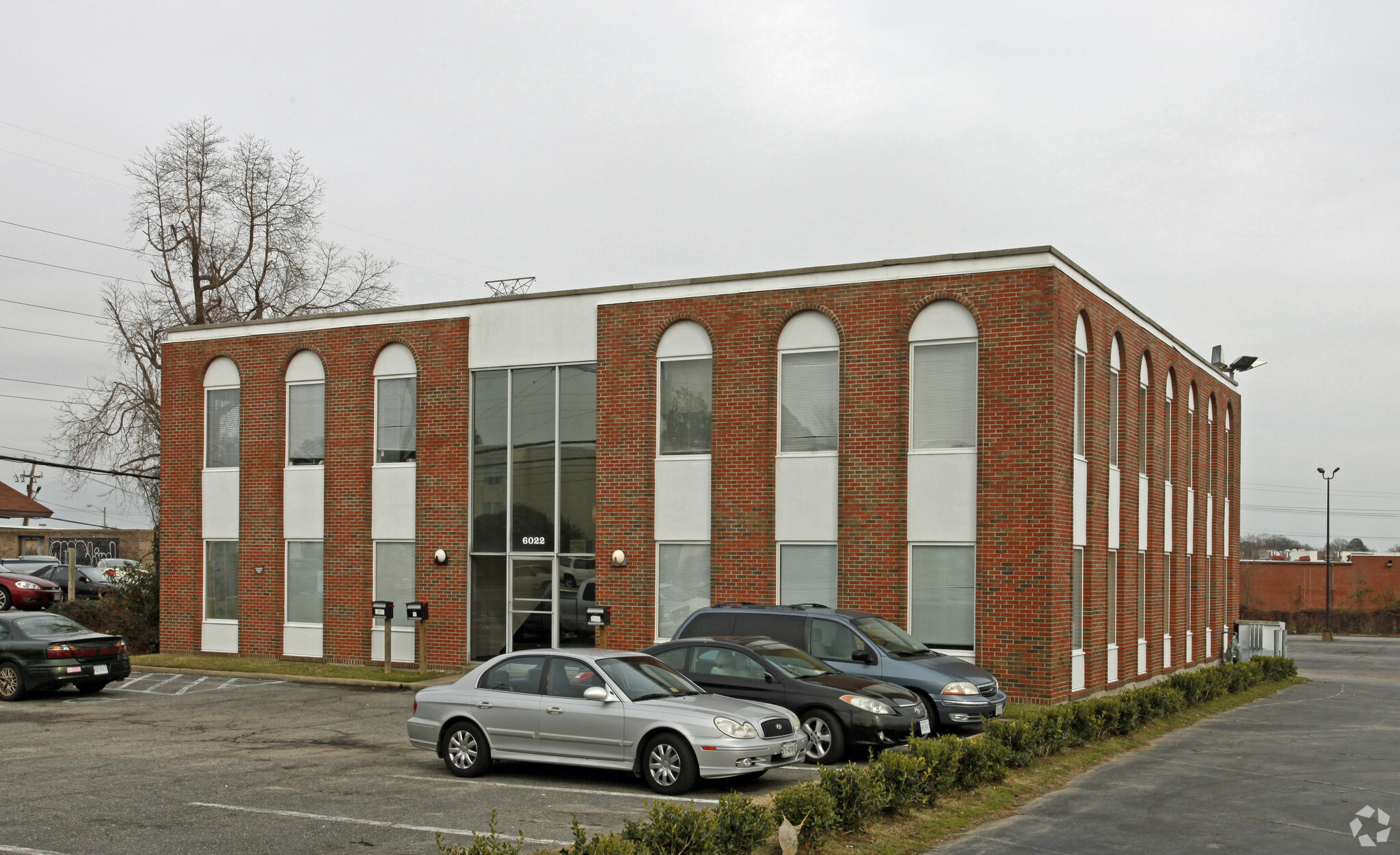 6022 Jefferson Ave, Newport News, VA for lease Primary Photo- Image 1 of 14