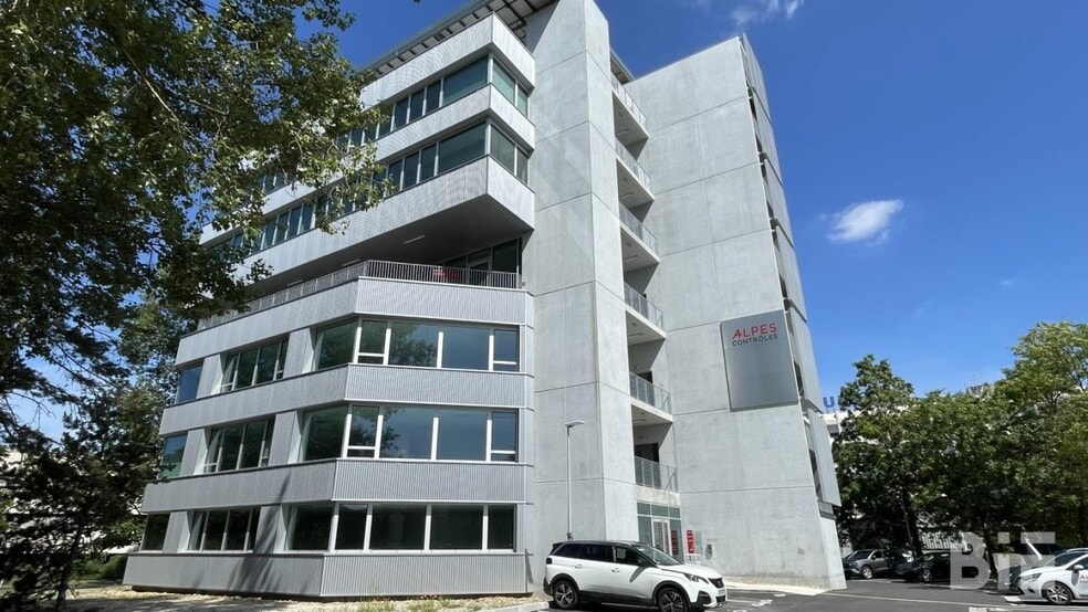 4 Rue Théodore Blanc, Bruges for lease - Building Photo - Image 1 of 10