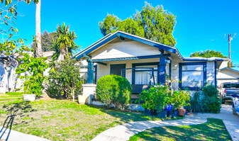 The Freeman Triplex - Triplex Property