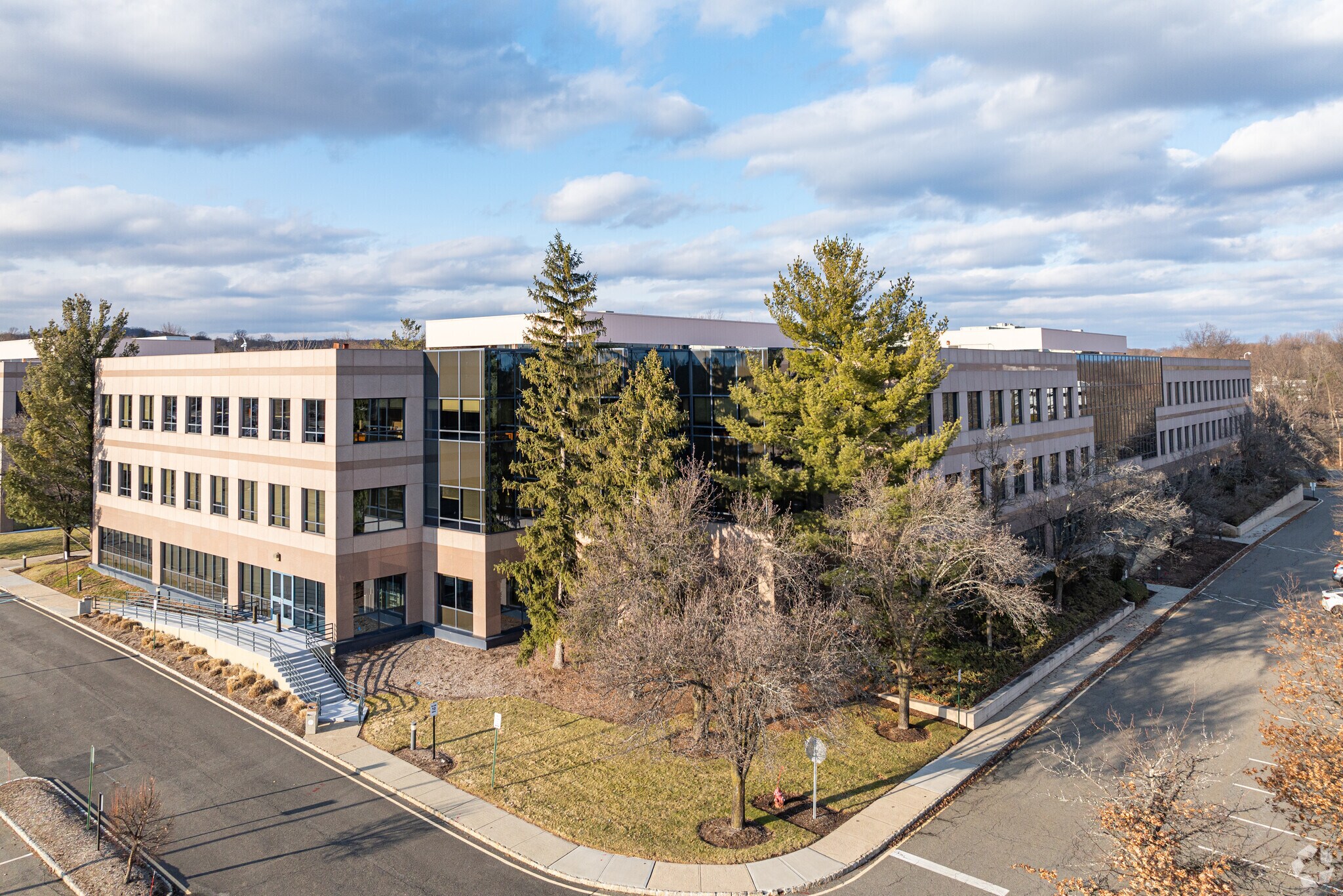 5 Sylvan Way, Parsippany, NJ for sale Primary Photo- Image 1 of 1
