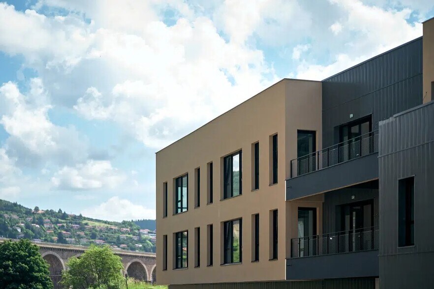 17 Rue De Paris, Tarare for sale - Building Photo - Image 2 of 2