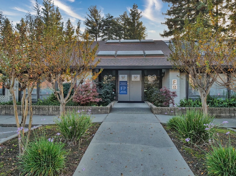 905 Secret River Dr, Sacramento, CA for sale - Building Photo - Image 2 of 17