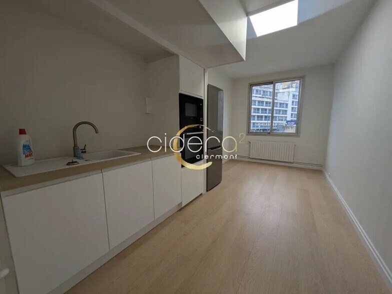 Office in Clermont-Ferrand for lease - Building Photo - Image 3 of 6