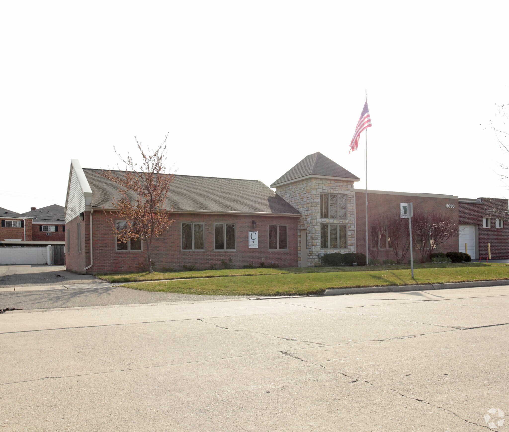5050 Leafdale Blvd, Royal Oak, MI for lease Primary Photo- Image 1 of 3