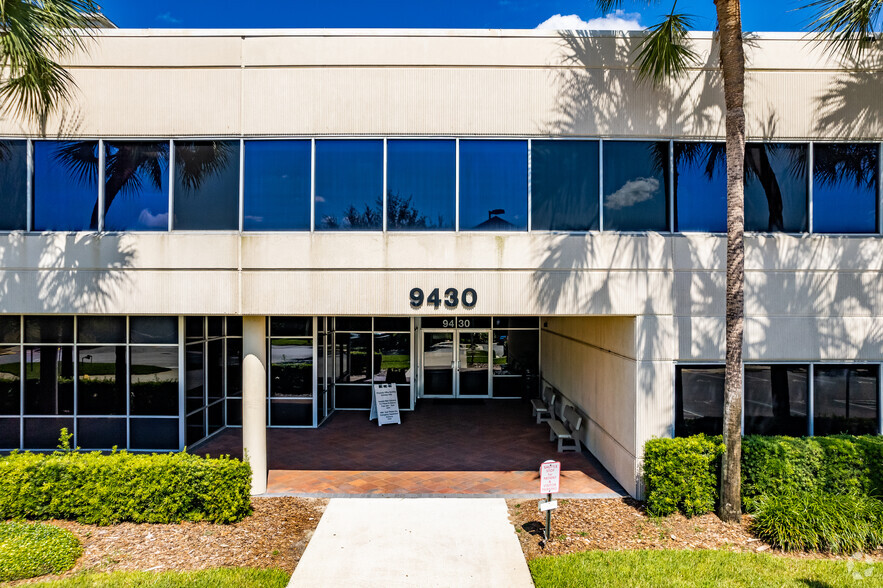 9430 Turkey Lake Rd, Orlando, FL for lease - Building Photo - Image 2 of 7