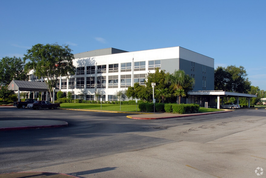 7407 North Fwy, Houston, TX for sale - Building Photo - Image 3 of 10