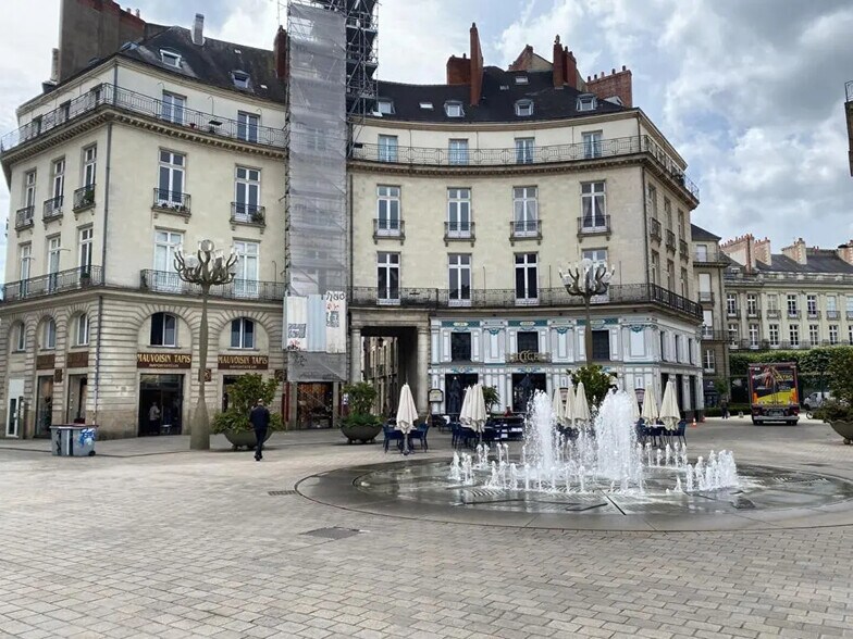 Retail in Nantes for lease - Building Photo - Image 2 of 9