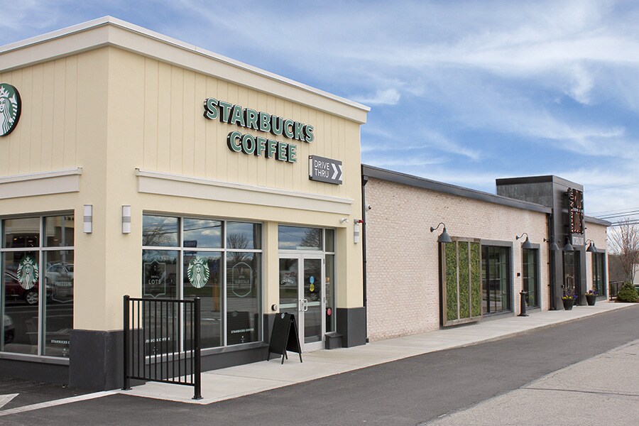 221225 Daniel ster Hwy, Nashua, NH 03060 Daniel ster Plaza