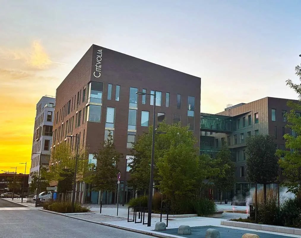 Rue Danton, Fleury-les-Aubrais for lease Building Photo- Image 1 of 9