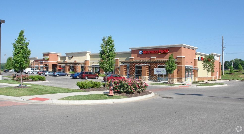 11601 E 40 Hwy, Kansas City, MO for lease - Building Photo - Image 2 of 8