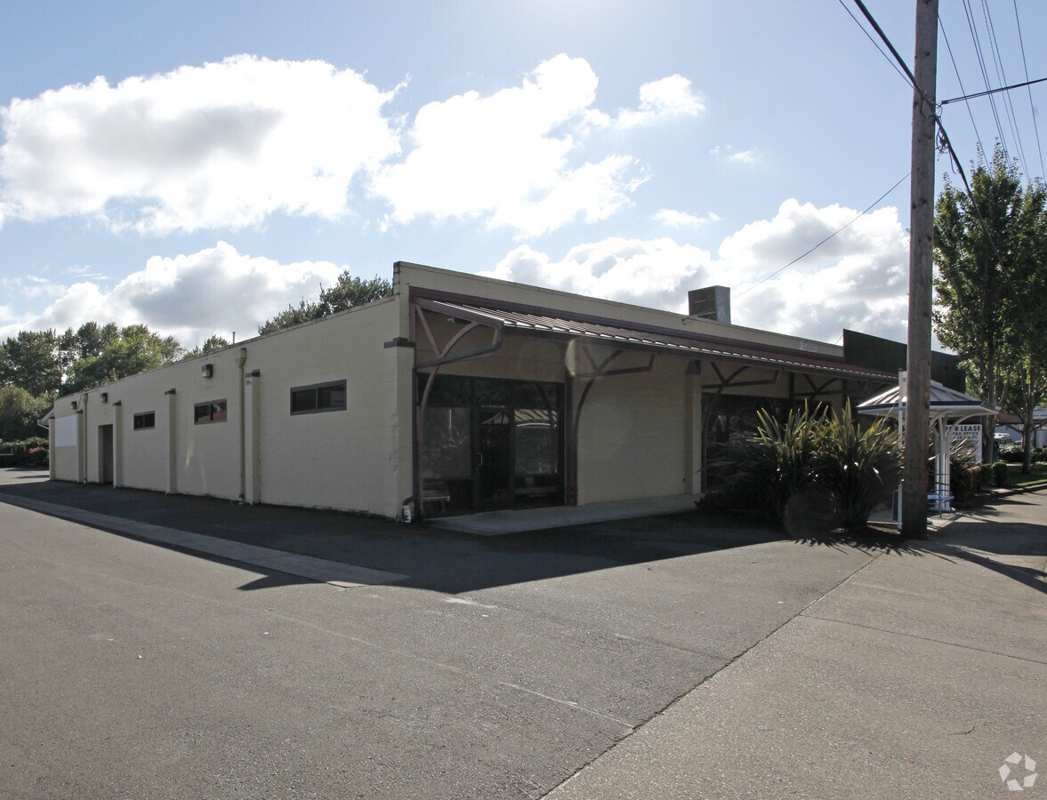 645 River Rd, Eugene, OR 97404
