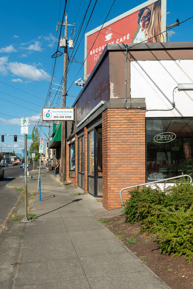 7110 NE Sandy Blvd, Portland, OR for lease - Building Photo - Image 3 of 12