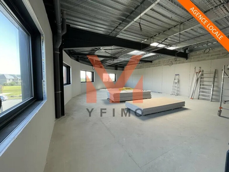 Office in Buchelay for sale - Interior Photo - Image 2 of 5