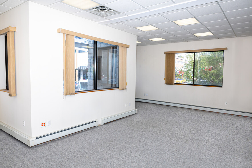 4301 162nd St, Flushing, NY for lease - Building Photo - Image 3 of 6