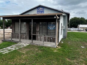 108 E Brown St, Ennis, TX for lease Building Photo- Image 1 of 10