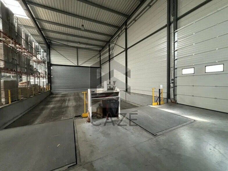 Flex in Blanquefort for lease - Interior Photo - Image 2 of 8