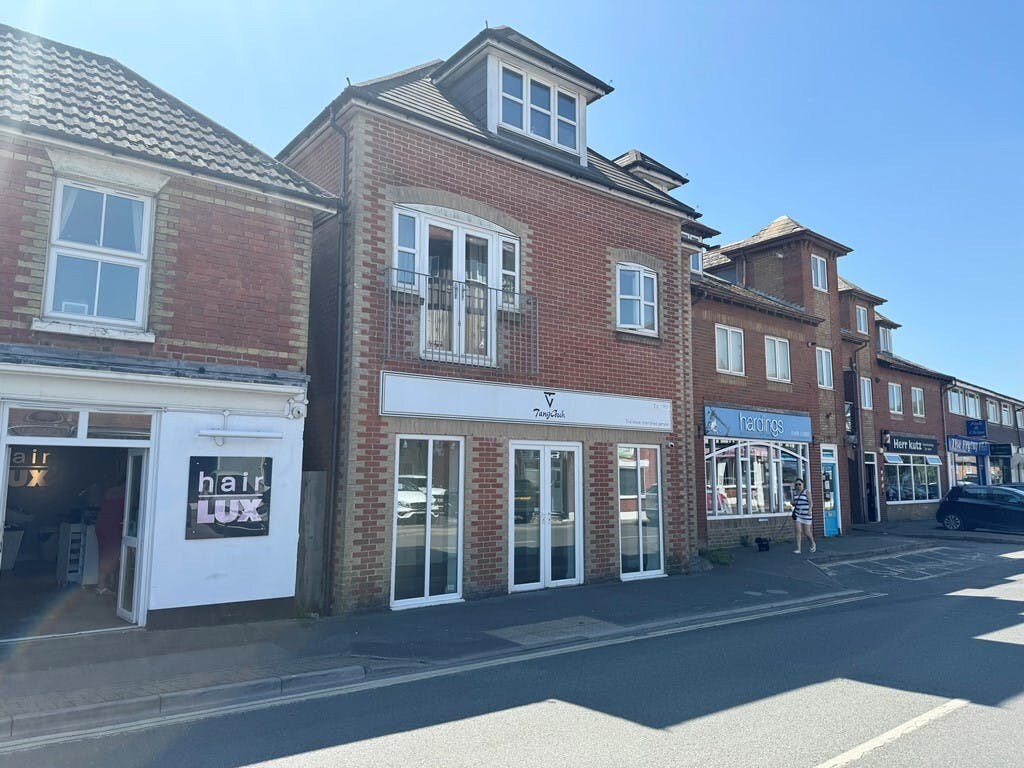 9 Shore Rd, Warsash for sale Primary Photo- Image 1 of 1